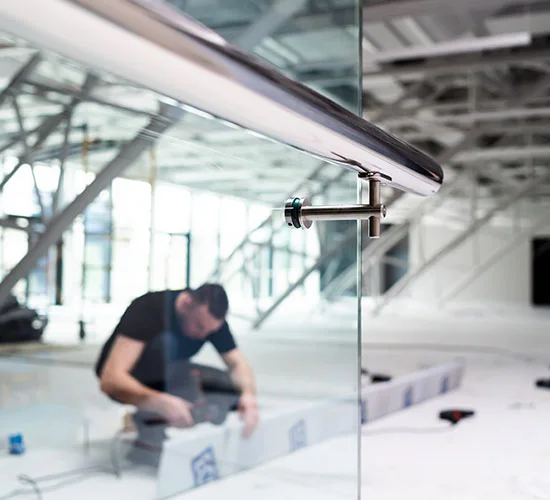 South Bradenton, FL highly skilled glass repair technicians